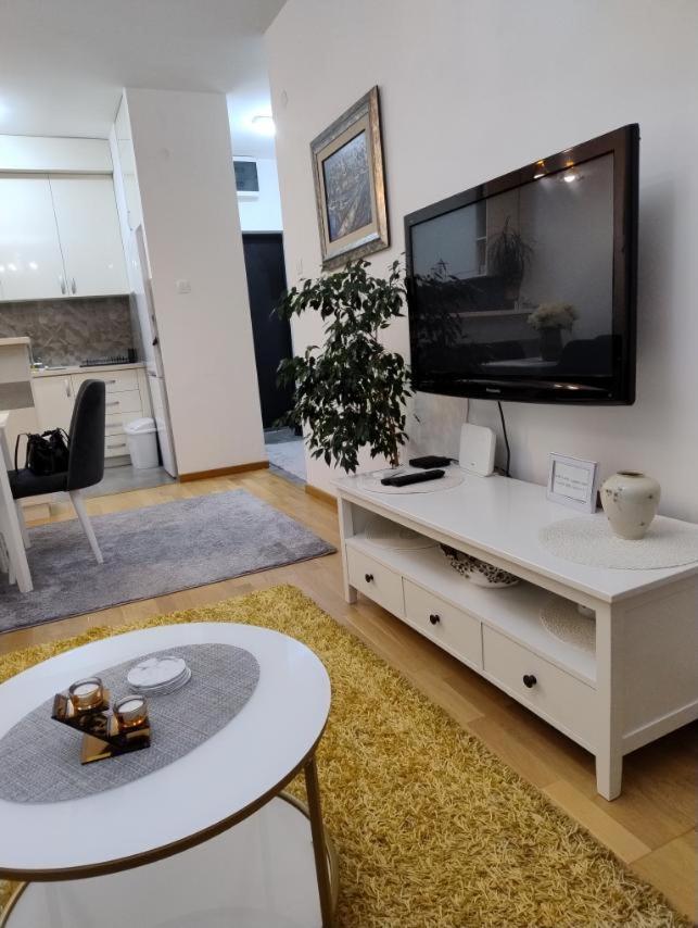 Lovely apartment - Ljupki stan Podgorica Kültér fotó